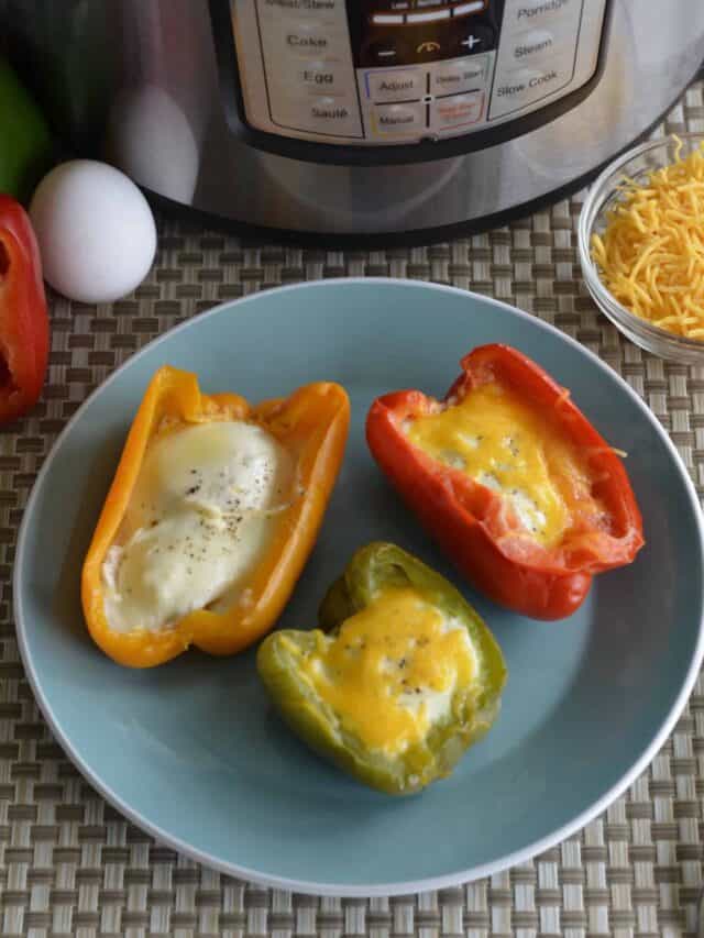 What Vegetables are Keto Friendly? Egg Stuffed Bell Peppers Everyday