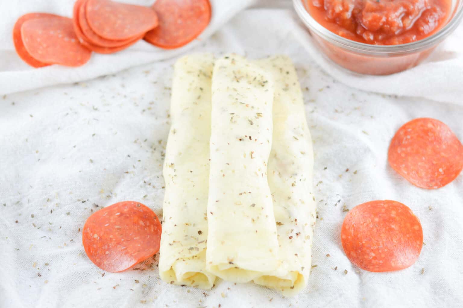Keto Pepperoni and Cheese Pizza Roll Ups Everyday Ketogenic