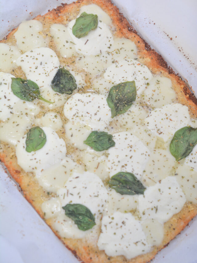 pizza overview ready and cooked